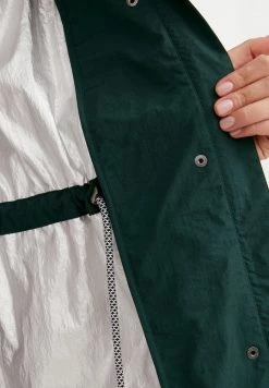 Finn Flare Damen Regenjacke / Wasserabweisende Jacke - Dark Green 15 Finn Flare Damen Regenjacke / Wasserabweisende Jacke - Dark Green -Finn Flare Verkaufsladen 0d7d5d54b2f64bccab090cc3e96f03c9