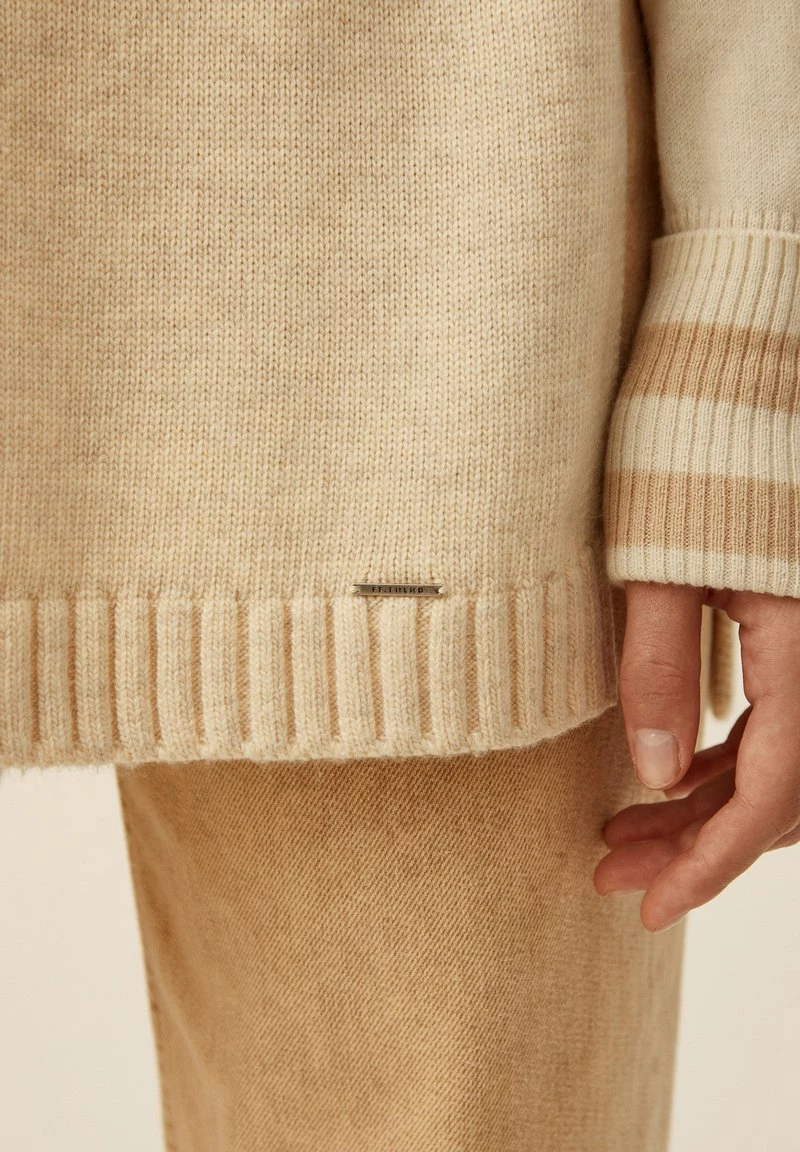 Finn Flare Cape - Beige | Damen 7 Finn Flare Cape - Beige | Damen – Bild 5