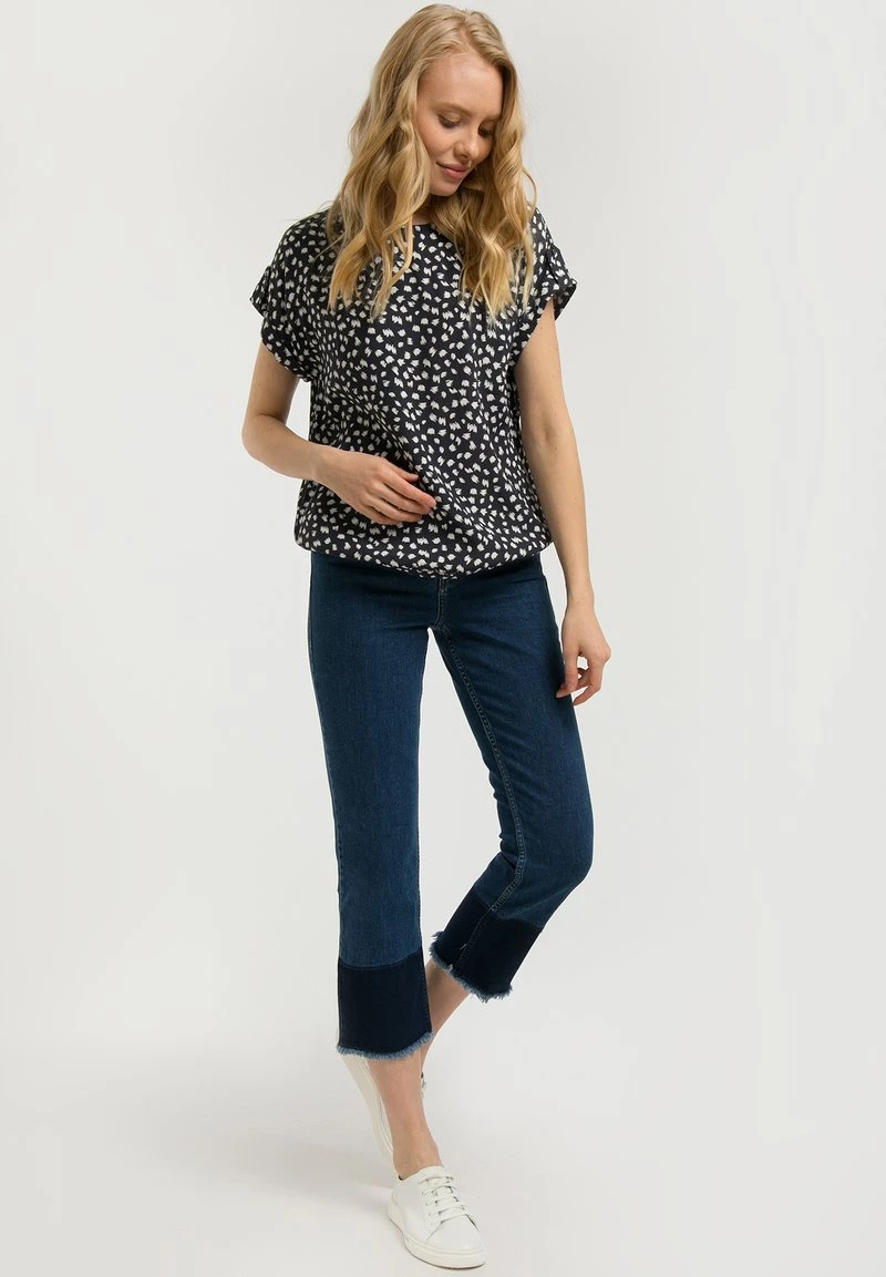 Finn Flare Damen MIT ALLOVERDRUCK - Bluse - Cosmic Blue 4 Finn Flare Damen MIT ALLOVERDRUCK - Bluse - Cosmic Blue – Bild 2