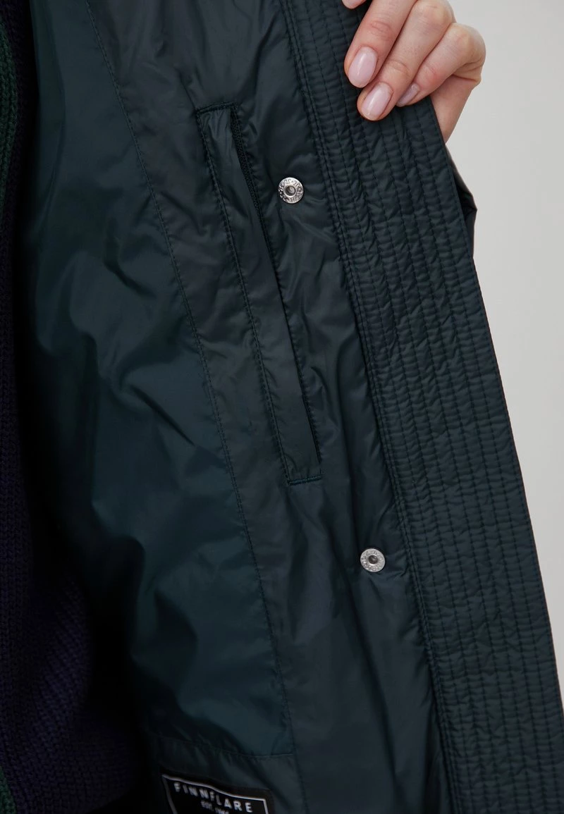 Finn Flare Daunenmantel - Dark Green | Damen 8 Finn Flare Daunenmantel - Dark Green | Damen – Bild 6