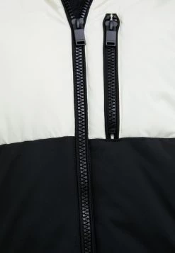 Finn Flare Damen Winterjacke - Black 17 Finn Flare Damen Winterjacke - Black -Finn Flare Verkaufsladen 7a79b35ec4964af188085570ffbef69b