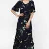 Finn Flare Damen MIT ZARTEM BLUMENMUSTER - Maxikleid - Cosmic Blue -Finn Flare Verkaufsladen 7f65d4aef25445d1a4a98dfbeff58721