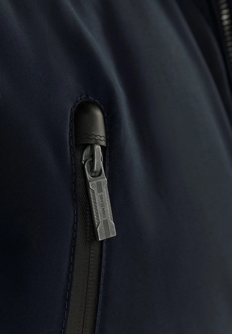 Finn Flare Herren MIT HOCHWERTIGER WATTIERUNG - Winterjacke - Dark Blue 7 Finn Flare Herren MIT HOCHWERTIGER WATTIERUNG - Winterjacke - Dark Blue – Bild 5