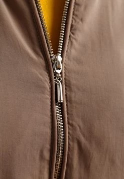 Finn Flare Damen Bomberjacke - Brown 12 Finn Flare Damen Bomberjacke - Brown -Finn Flare Verkaufsladen ab8d5ce647c34794bb46a8b13824c177