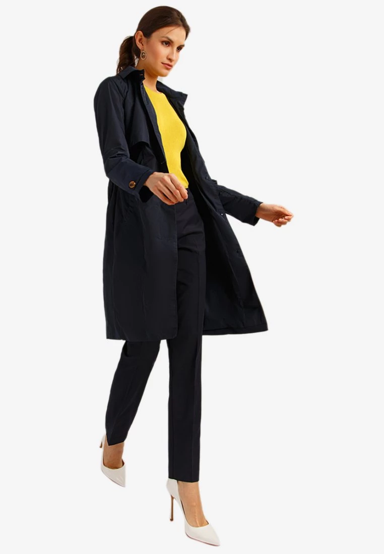 Finn Flare MIT BINDEGÜRTEL - Trenchcoat - Dark Blue | Damen 4 Finn Flare MIT BINDEGÜRTEL - Trenchcoat - Dark Blue | Damen – Bild 2