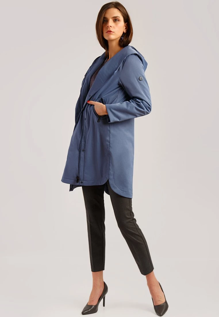 Finn Flare Damen MIT PRAKTISCHER KAPUZE - Klassischer Mantel - Blue 4 Finn Flare Damen MIT PRAKTISCHER KAPUZE - Klassischer Mantel - Blue – Bild 2