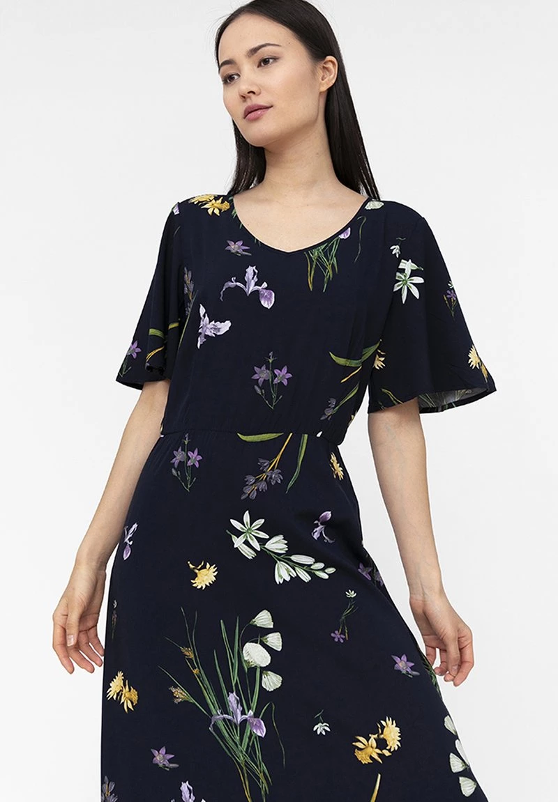 Finn Flare Damen MIT ZARTEM BLUMENMUSTER - Maxikleid - Cosmic Blue 5 Finn Flare Damen MIT ZARTEM BLUMENMUSTER - Maxikleid - Cosmic Blue – Bild 3