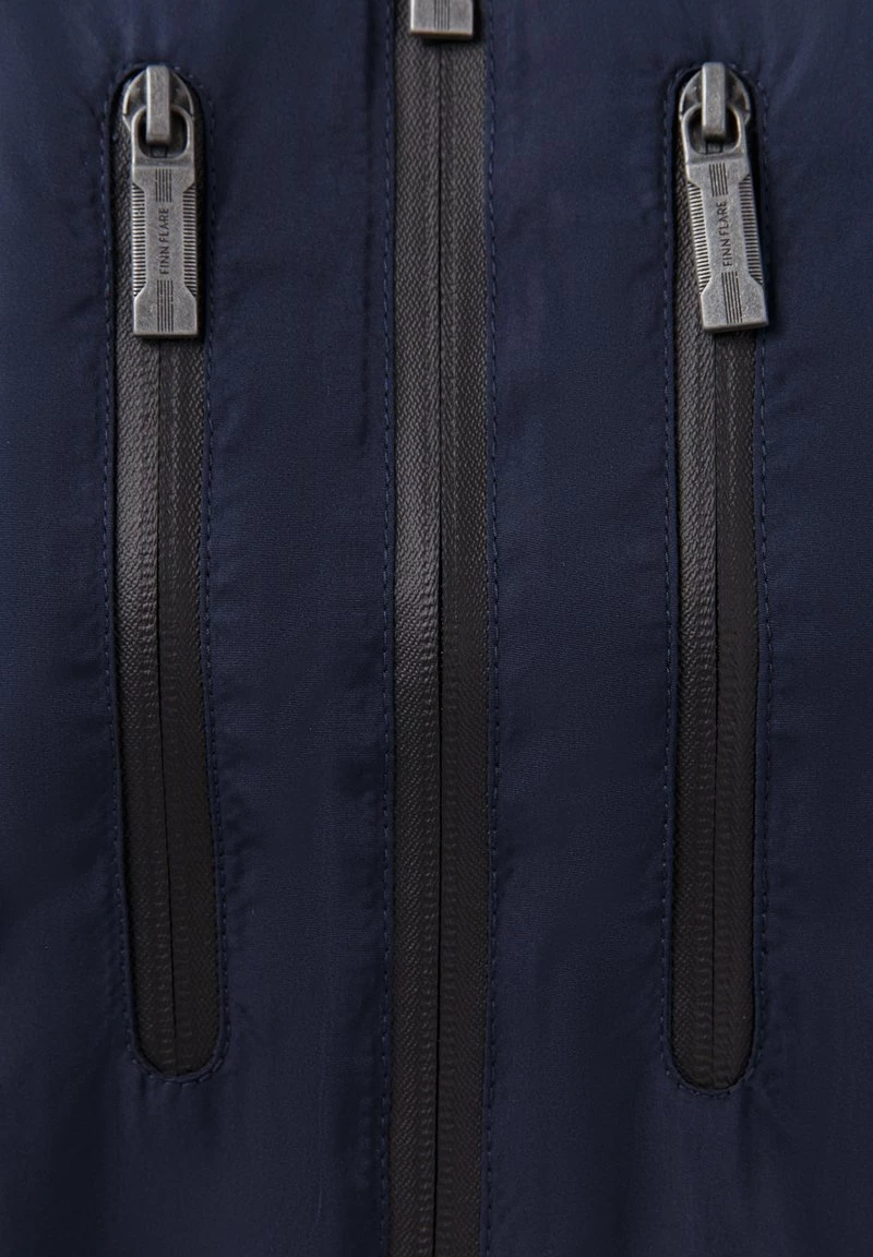 Finn Flare MIT PRAKTISCHEN REISSVERSCHLUSSTASCHEN - Übergangsjacke - Cosmic Blue | Herren 7 Finn Flare MIT PRAKTISCHEN REISSVERSCHLUSSTASCHEN - Übergangsjacke - Cosmic Blue | Herren – Bild 5