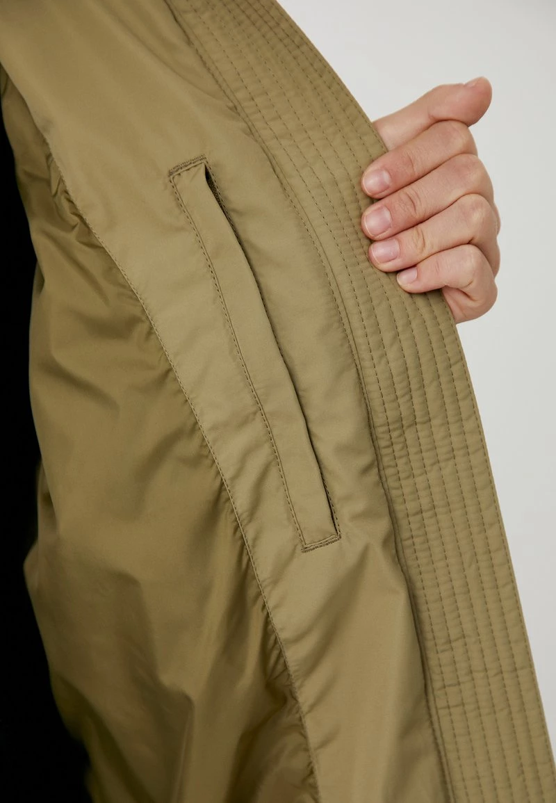 Finn Flare Damen ÜBERGANGSMANTEL - Wintermantel - Olivegreen 6 Finn Flare Damen ÜBERGANGSMANTEL - Wintermantel - Olivegreen – Bild 4